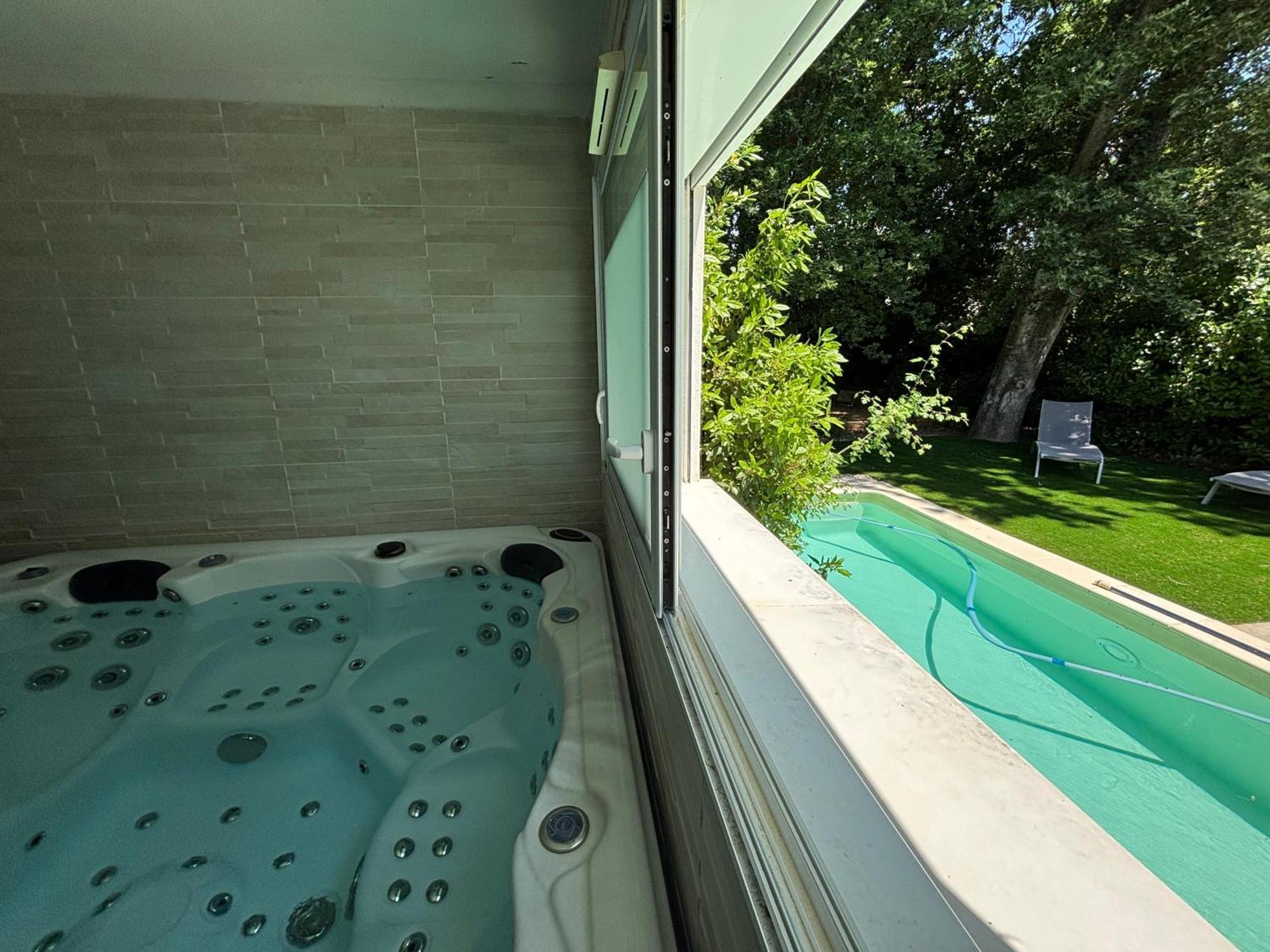 Les Jardins Du Castelas - Piscines, Jardins Et Spas Privatifs Uchaux Eksteriør billede
